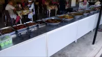 Restoran Yani Kuali Glegok table with dishes