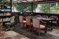 Communial area of the Jungle Ippie Hostel in Cameron Highlands